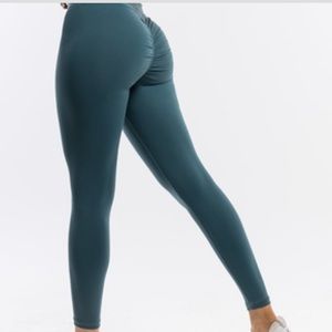 SCRUNCH ECHT LEGGINGS (Olive)